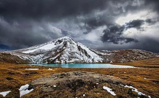 12+Dharam+Sar+Lake+Kaghan+Valley+Pakistan.jpeg